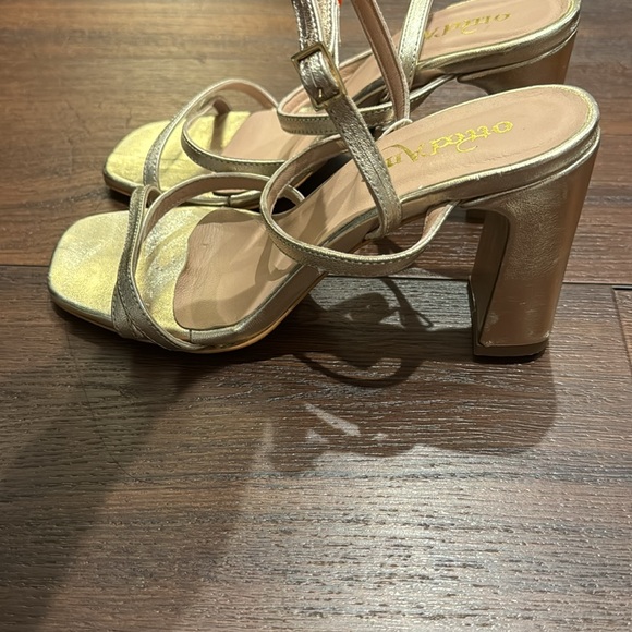 Ottod’Ame NWT Gold Strappy Sandal with Block Heel. - Picture 3 of 9